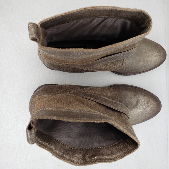 Naughty Monkey Gold Metallic Distressed Leather Pull On Moto Ankle Boots Sz 8.5. - Picture 6 of 9